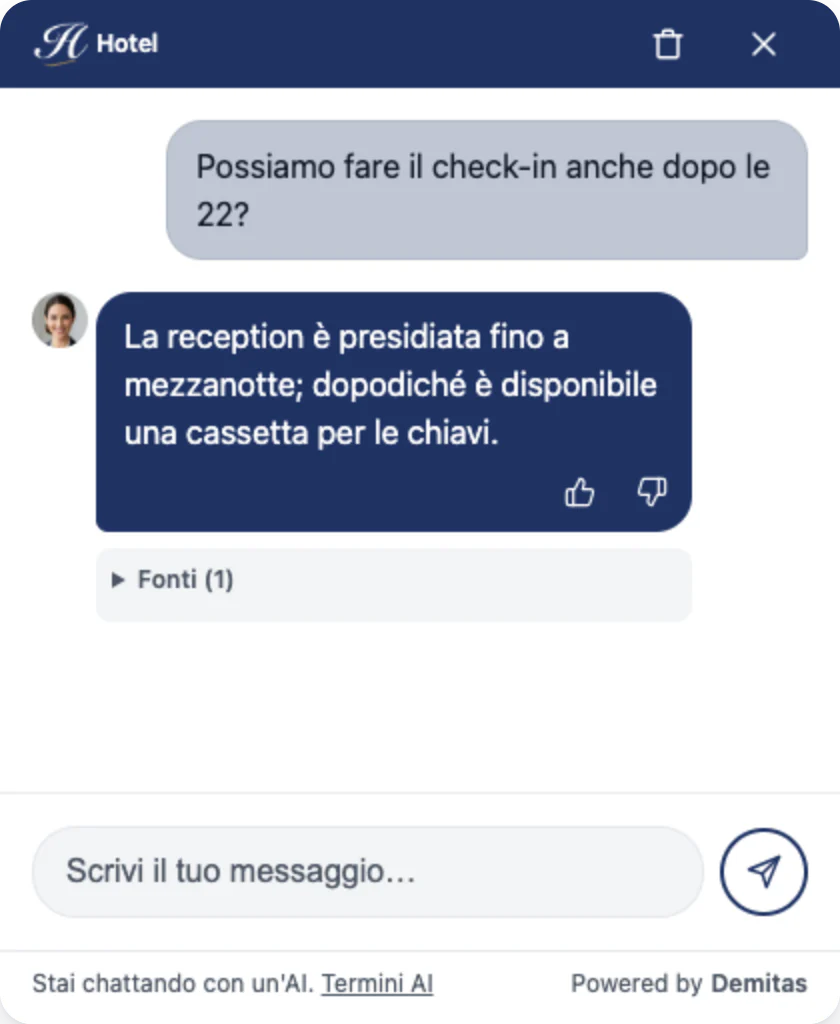 Demitas AI Assistant con logo, colori e avatar di un hotel risponde se gli ospiti possono fare il check-in anche tardi